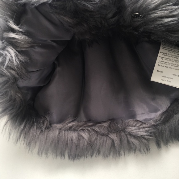 Faux Fur Vest - Picture 8 of 9